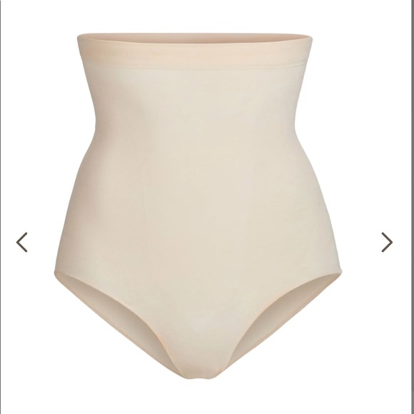 NWT SKIMS sculpting high wasted brief - Picture 2 of 7